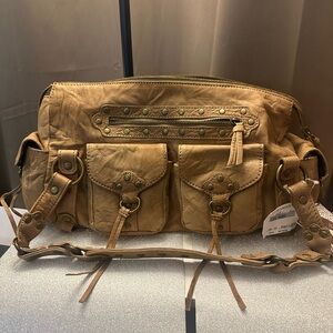 Steve Madden  Stylish Tan Shoulder Bag with Pockets